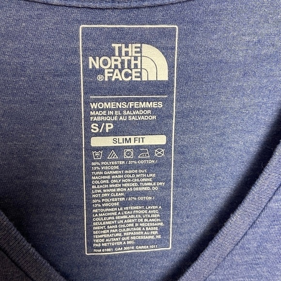 THE NORTH FACE | Blue Graphic V-neck Tee - Picture 4 of 4